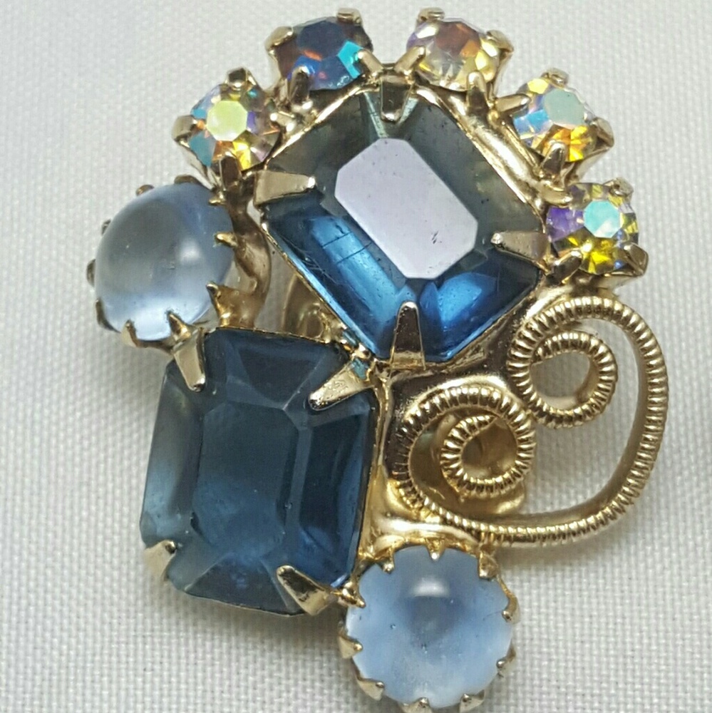 Vintage Juliana Blue AB & Moon Rhinestone Earrings - Picture 4 of 8